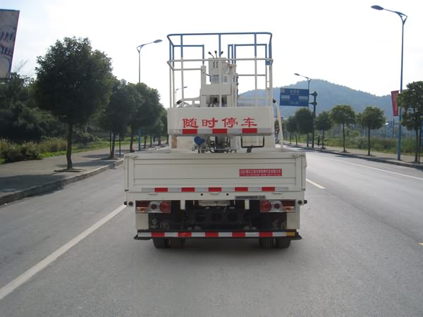 12米高空作業(yè)車尾部照片